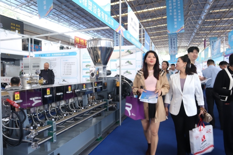 东莞樟木头塑博会盛大开幕 全球首创与“进口平替”齐飞，新材料技术闪耀“国产之光”